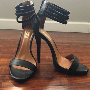Black high heels with stretchy ankle strap!